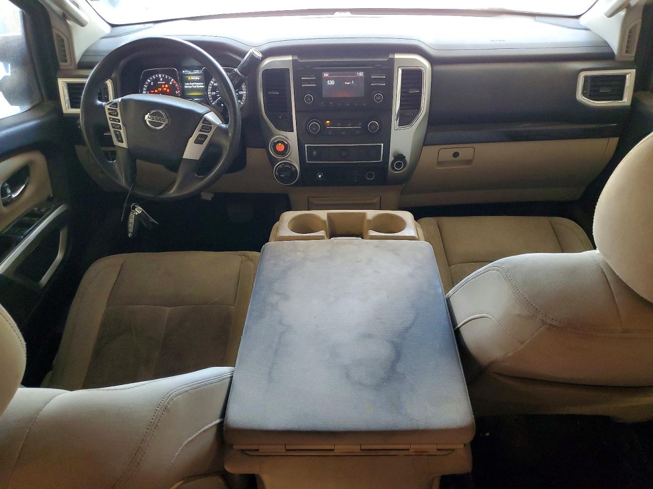 Nissan Titan Sv