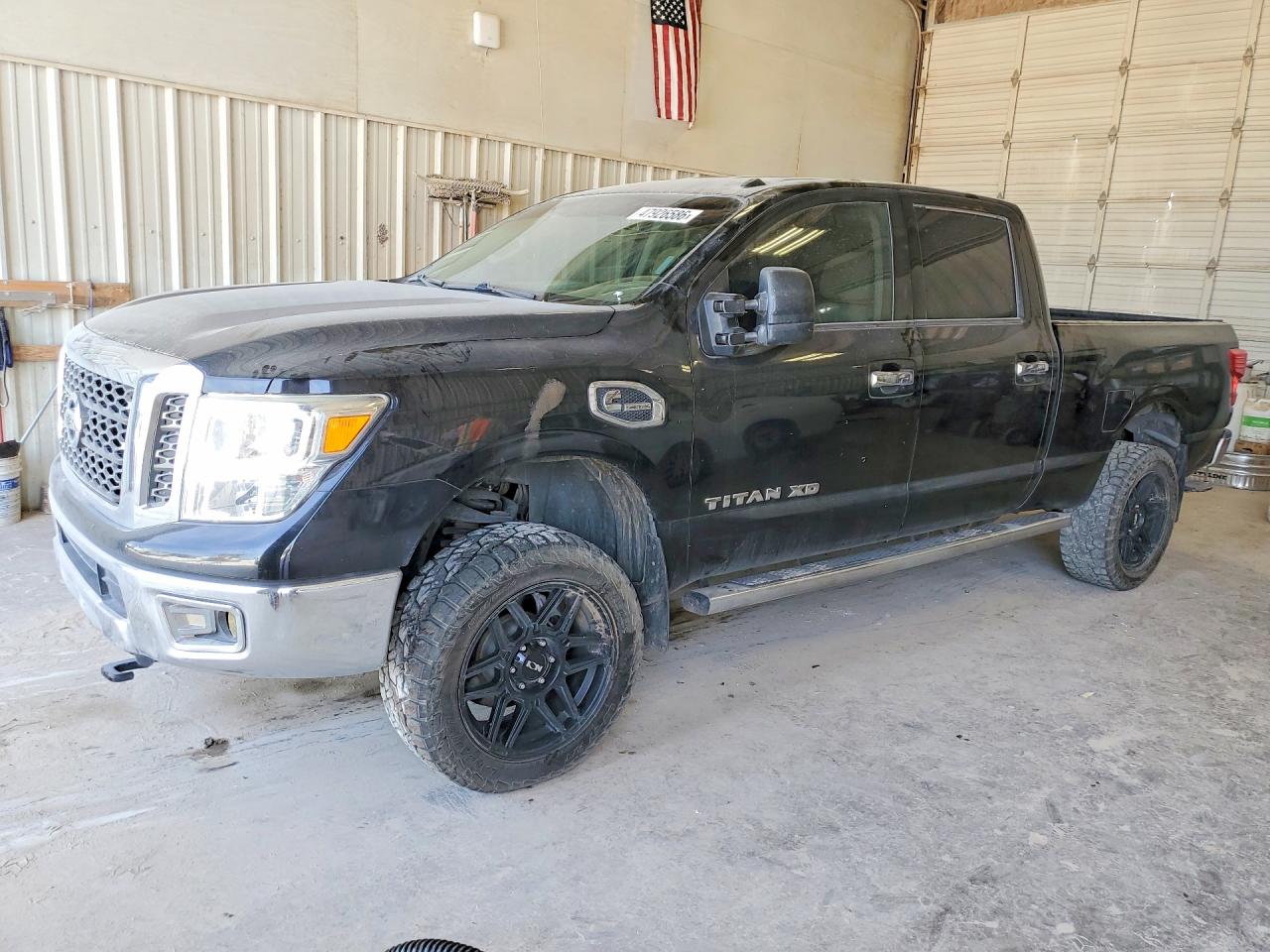 Salvage Nissan Titan Image