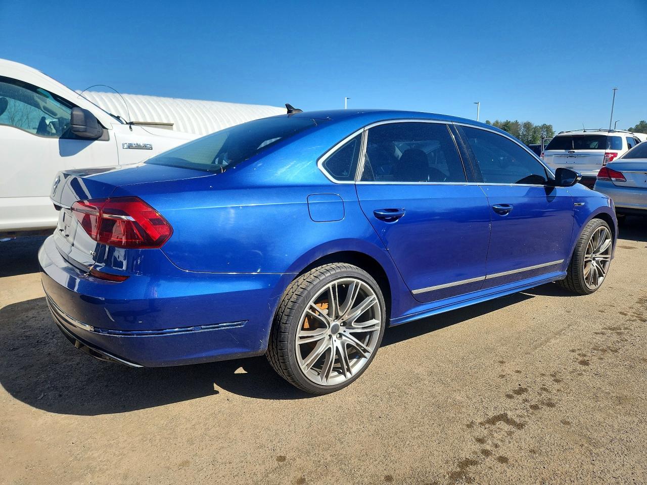 Volkswagen Passat R-line