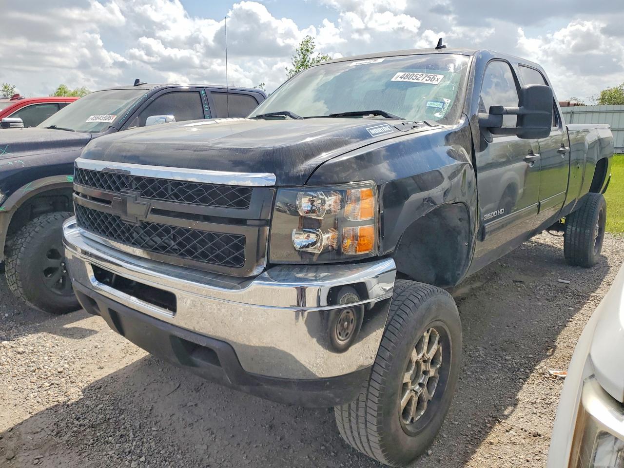 Salvage Chevrolet Silverado Image