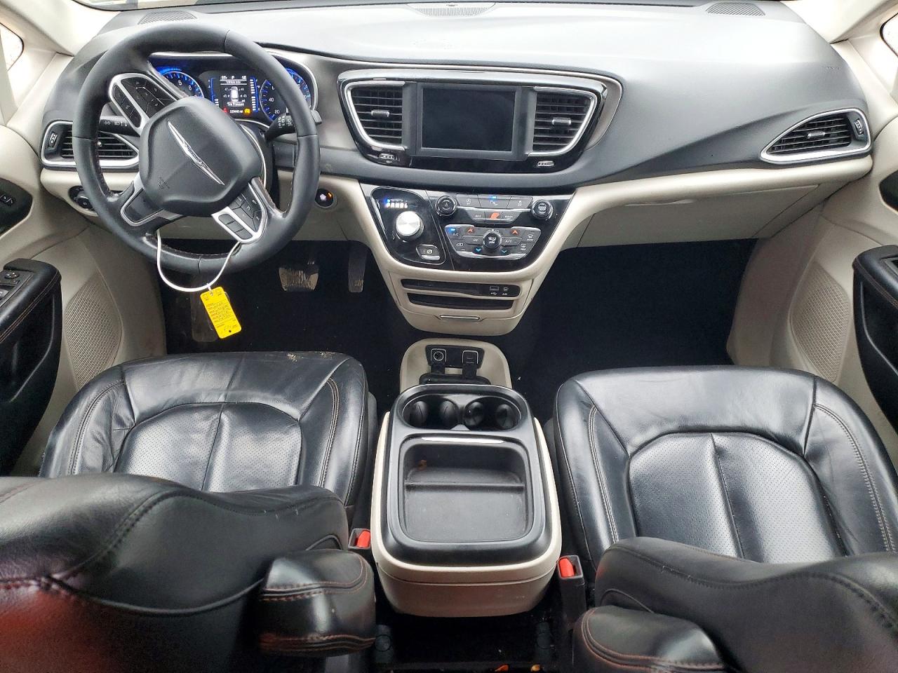 Chrysler Pacifica Touring L