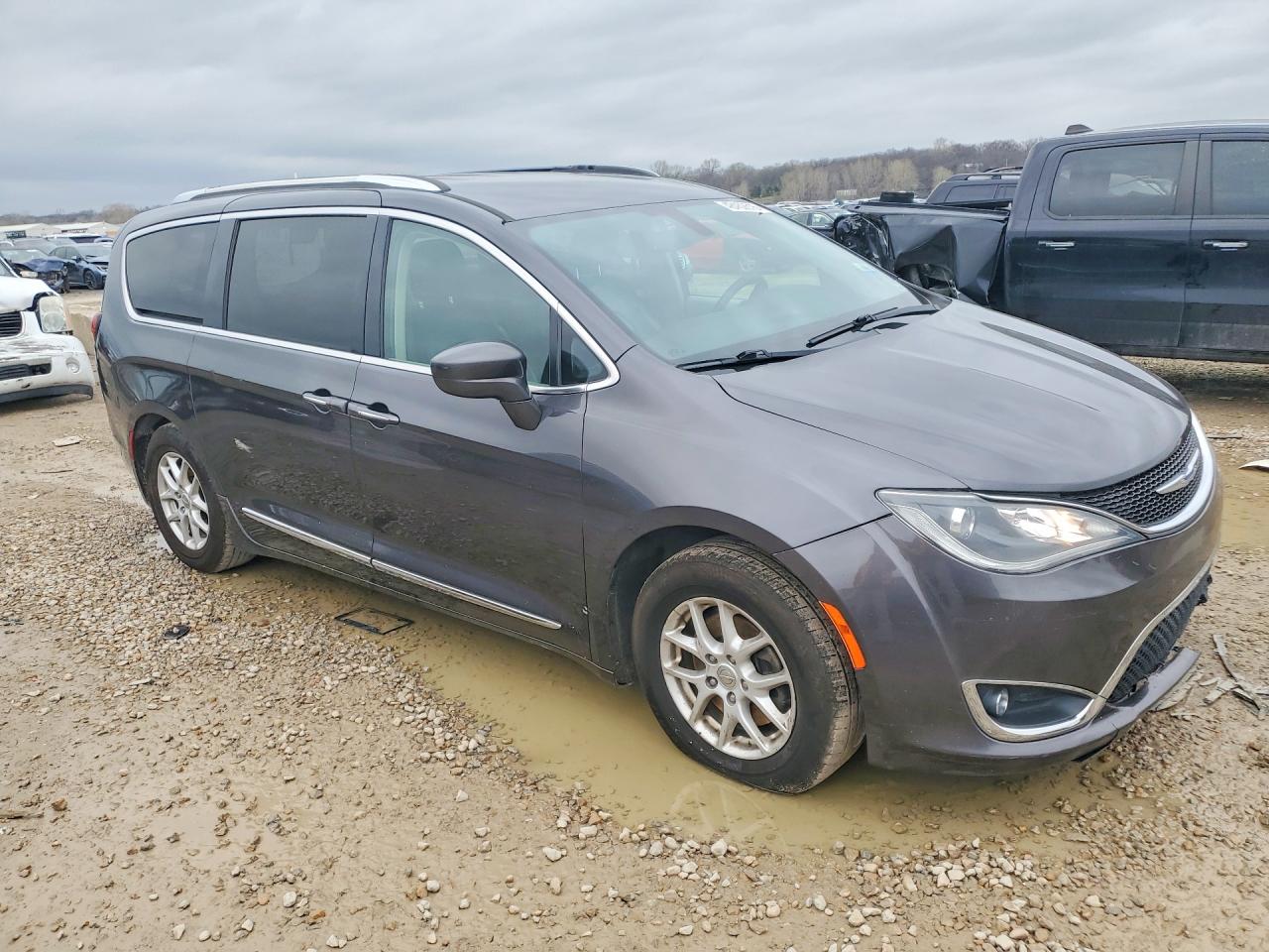 Chrysler Pacifica Touring L