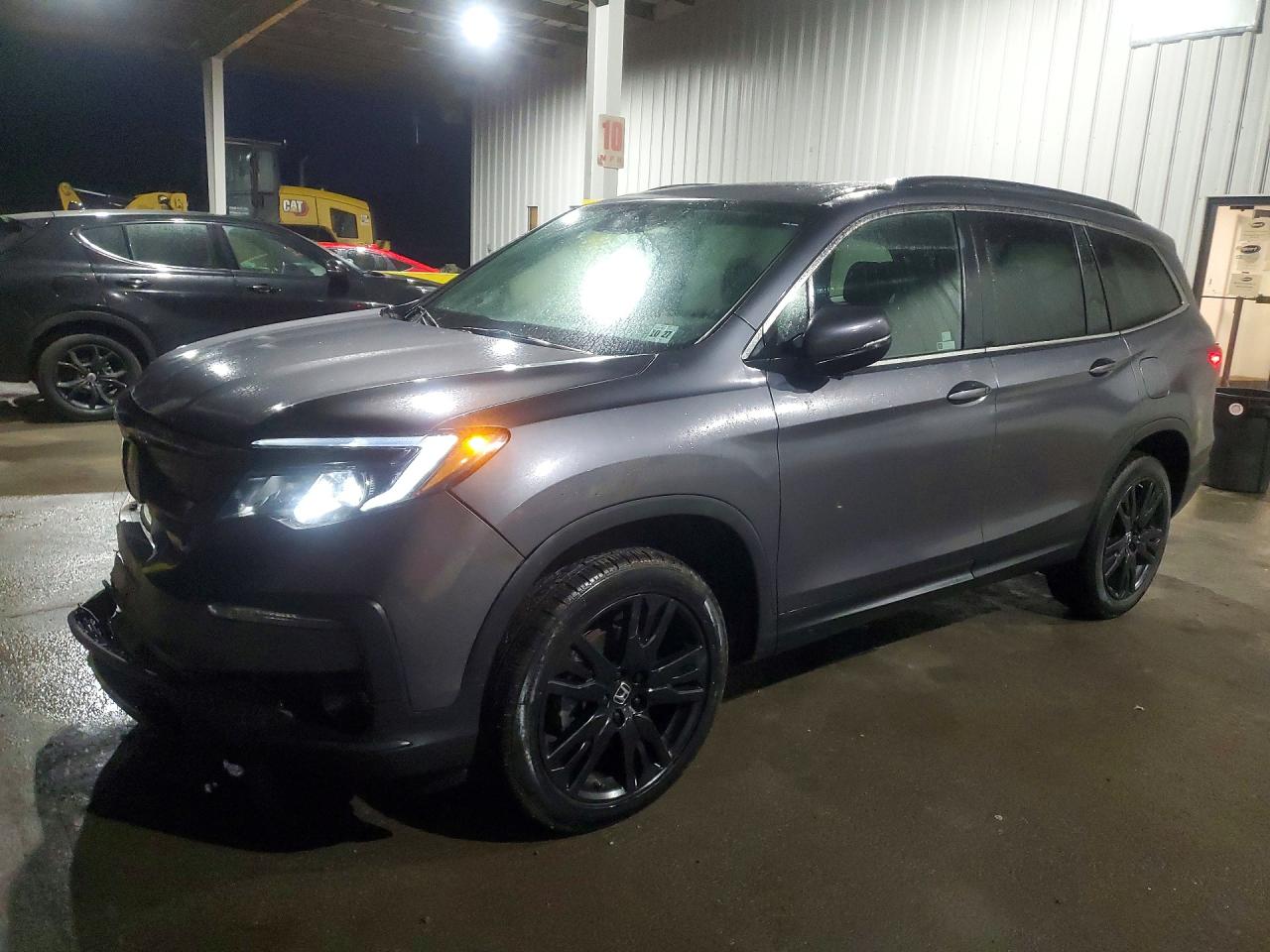 Salvage Honda Pilot Image