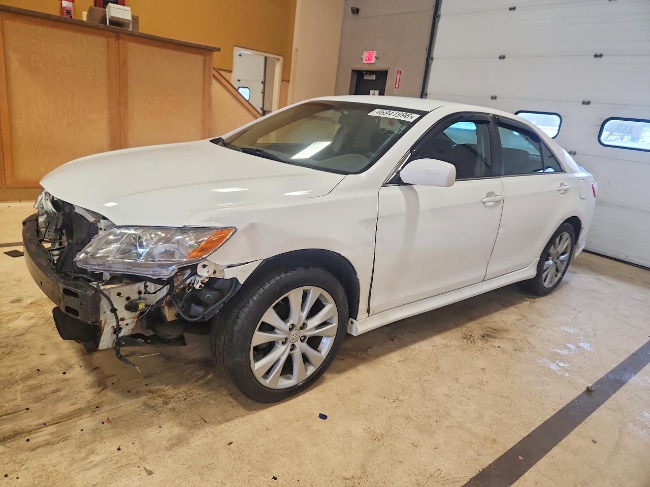 Salvage Toyota Camry Image