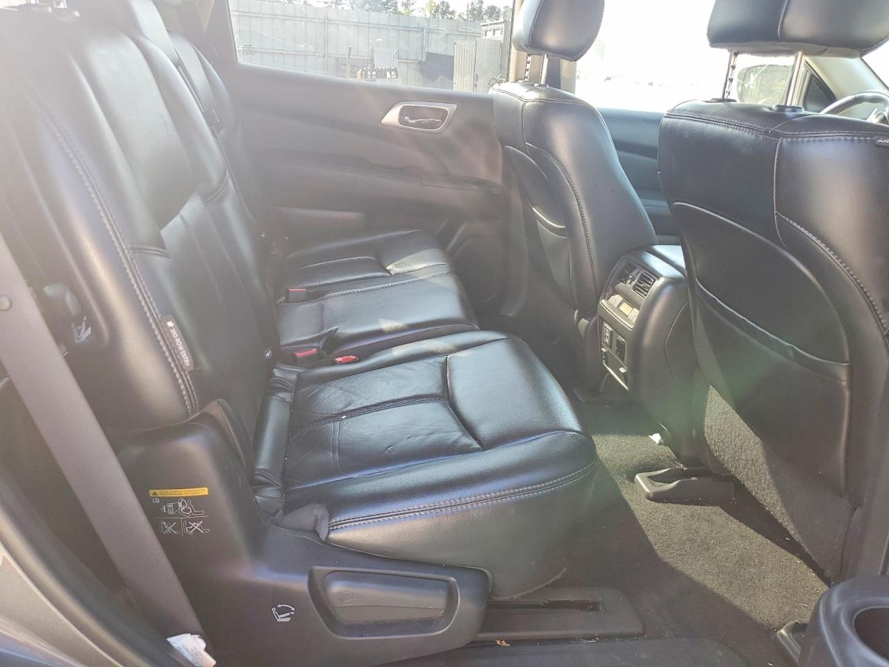 Nissan Pathfinder Sl
