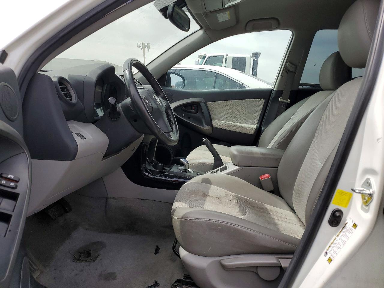 Toyota RAV4 Base