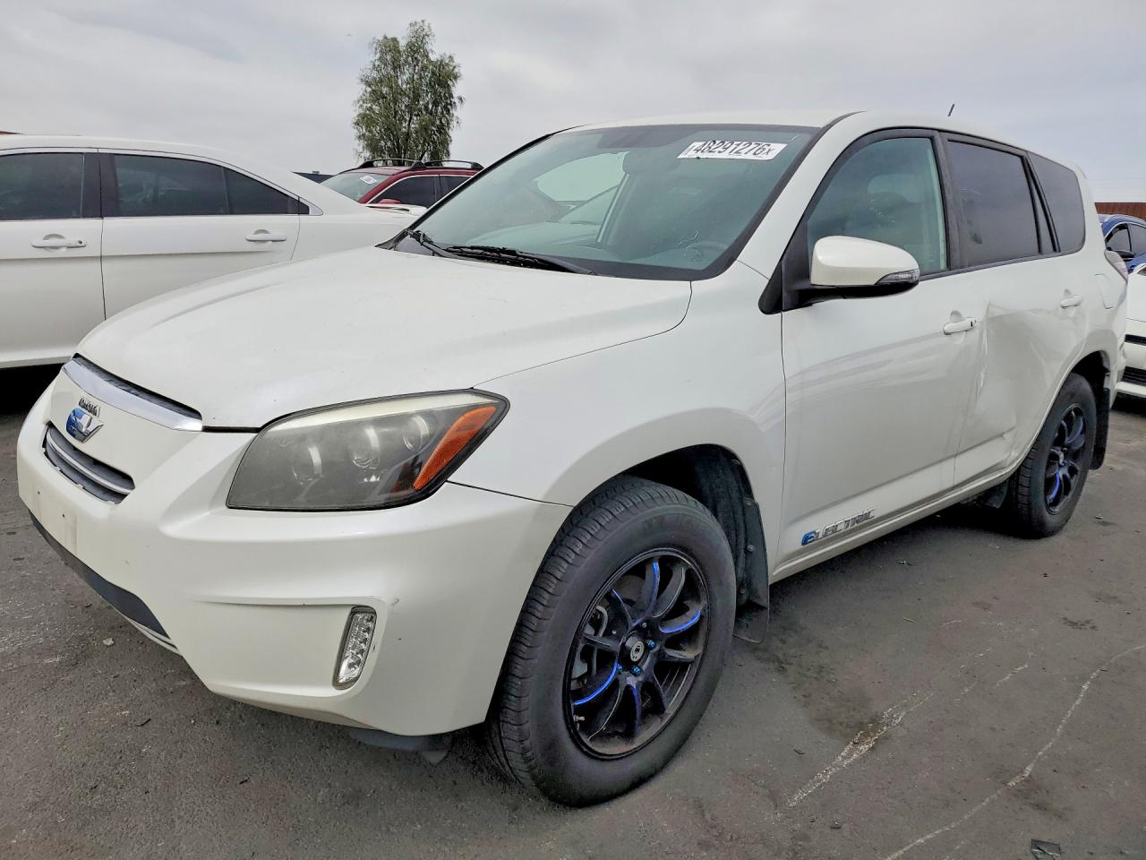 Salvage Toyota RAV4 Image