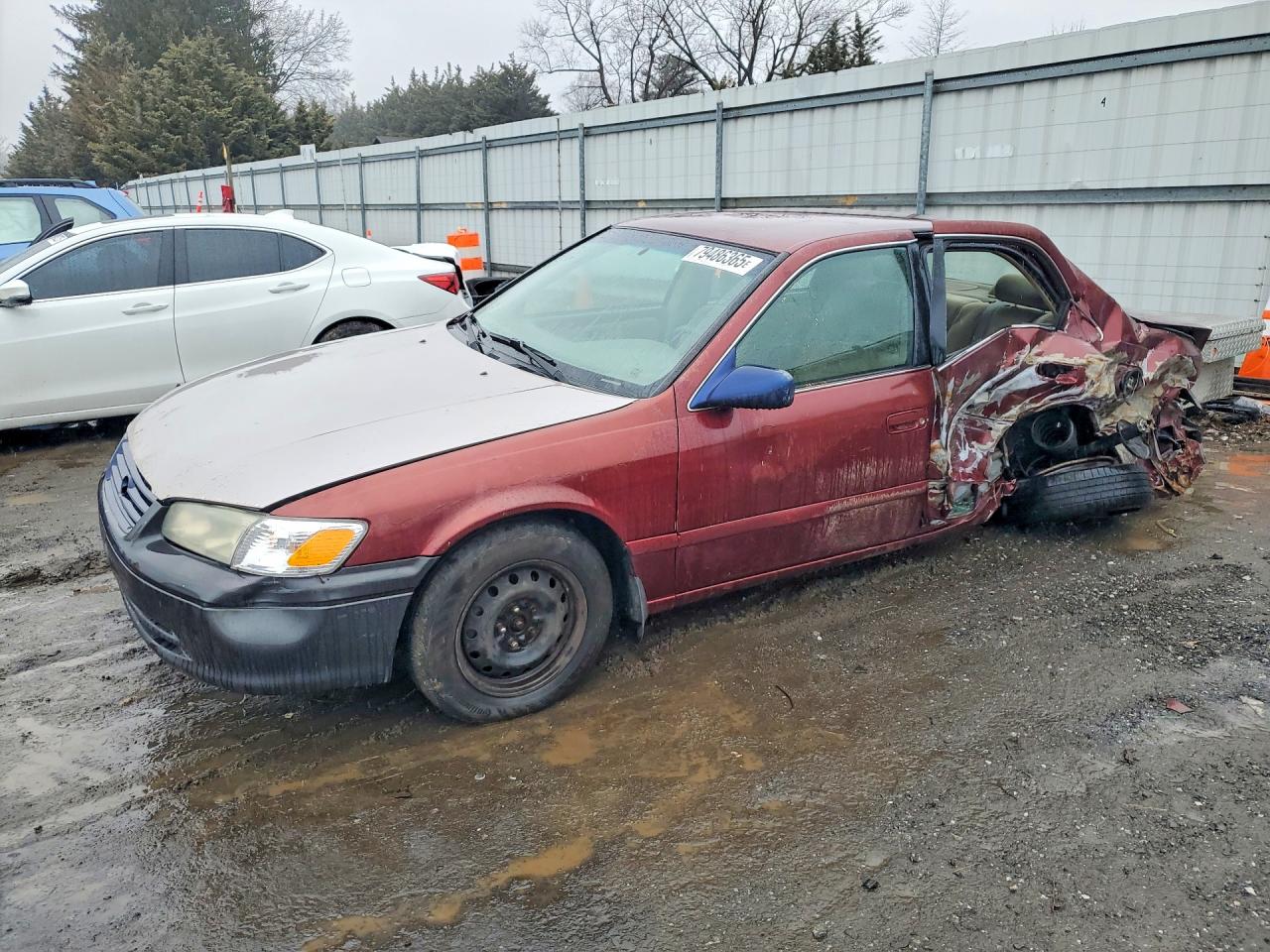 Salvage Toyota Camry Image