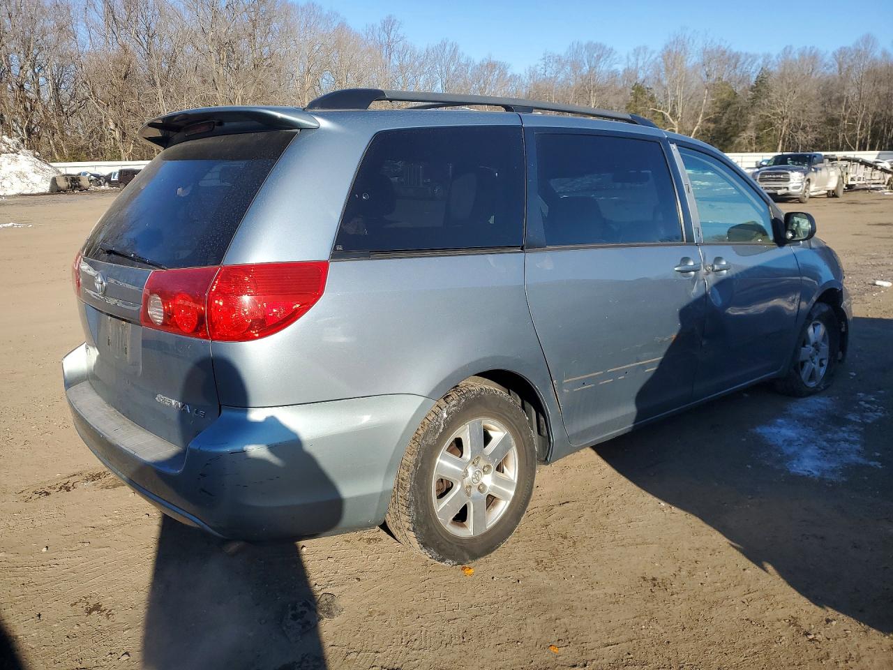 Toyota Sienna Le 7-passenger