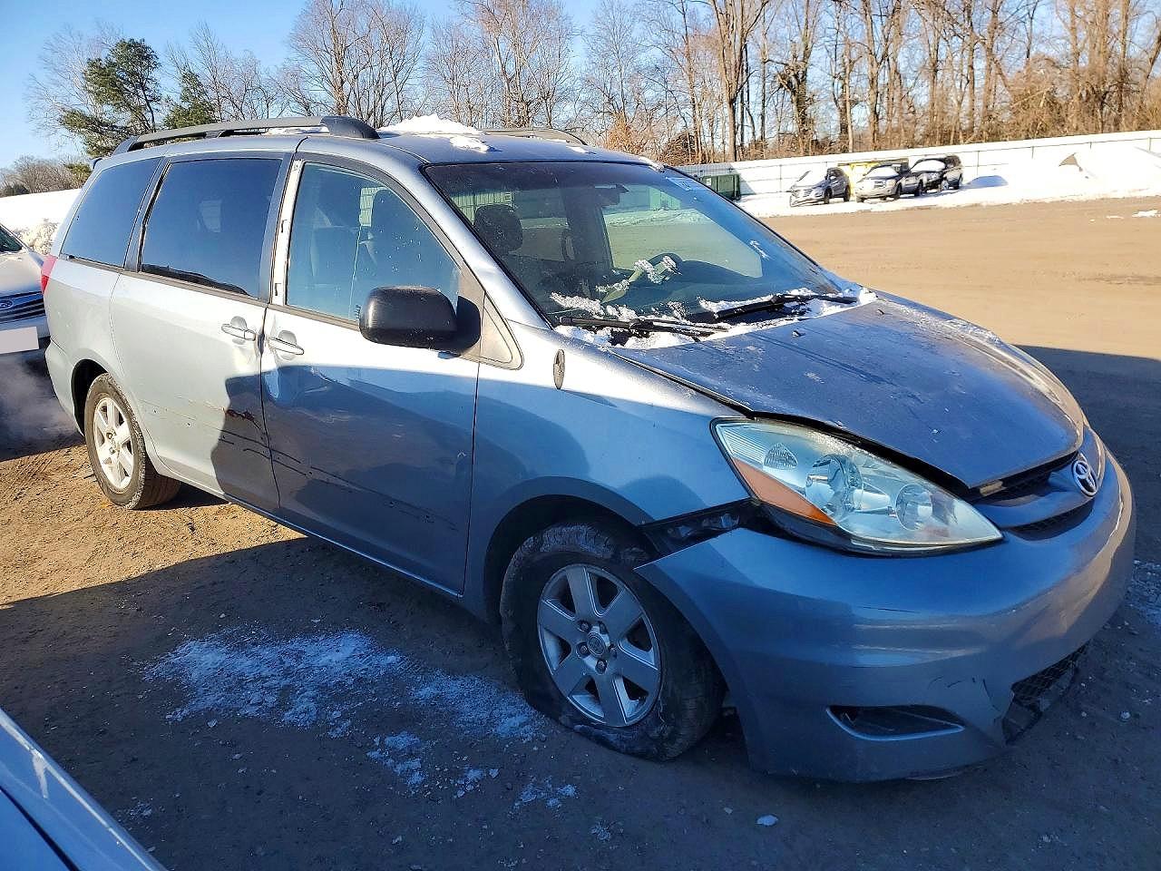 Toyota Sienna Le 7-passenger