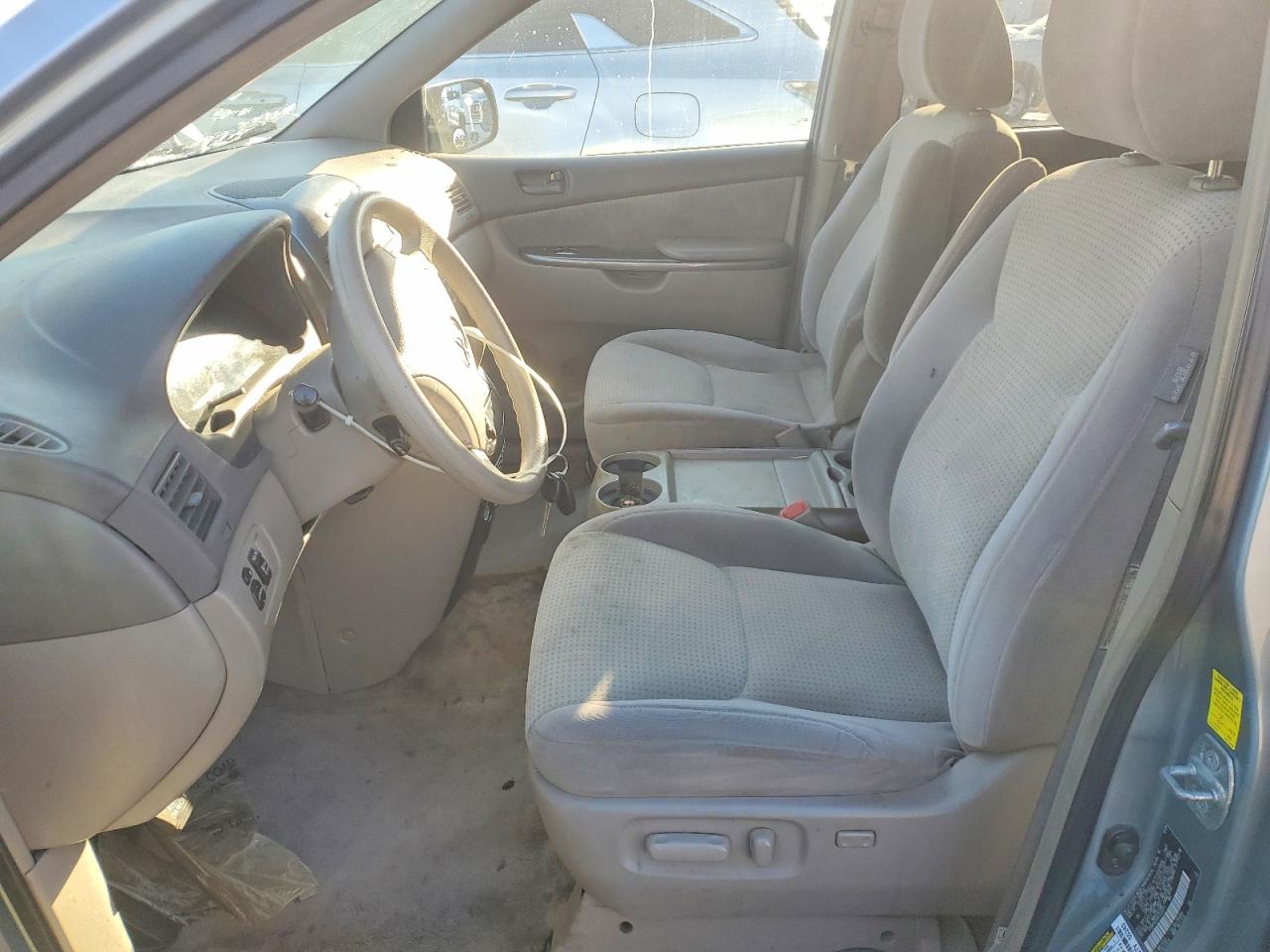 Toyota Sienna Le 7-passenger