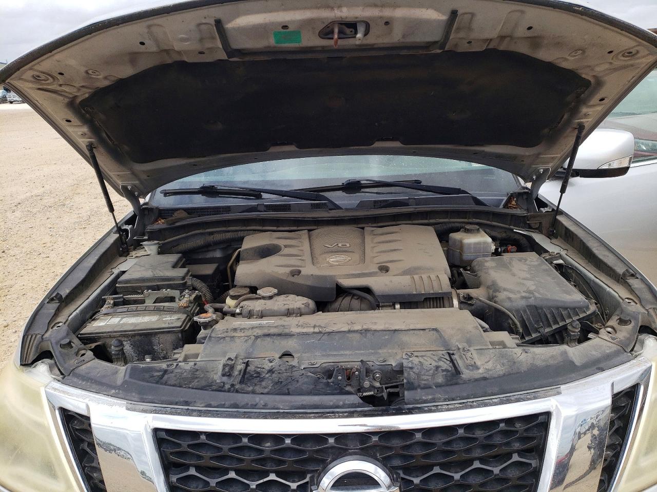 Nissan Armada Sv