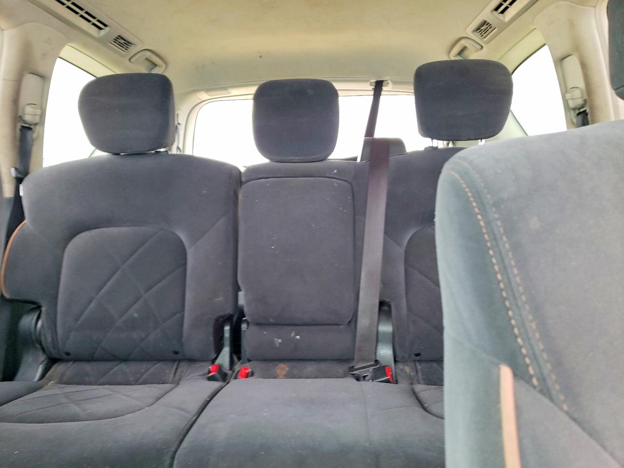 Nissan Armada Sv