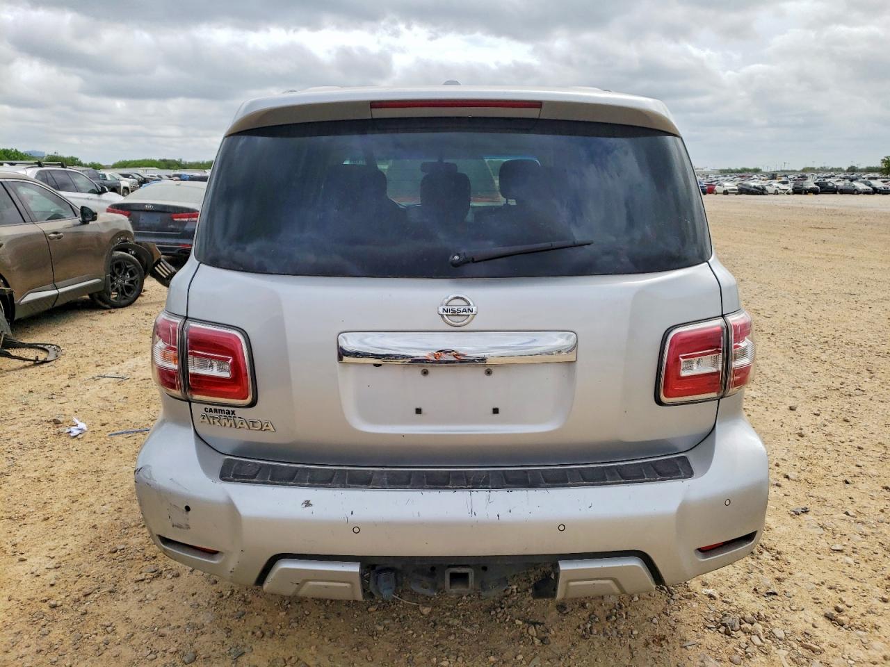 Nissan Armada Sv