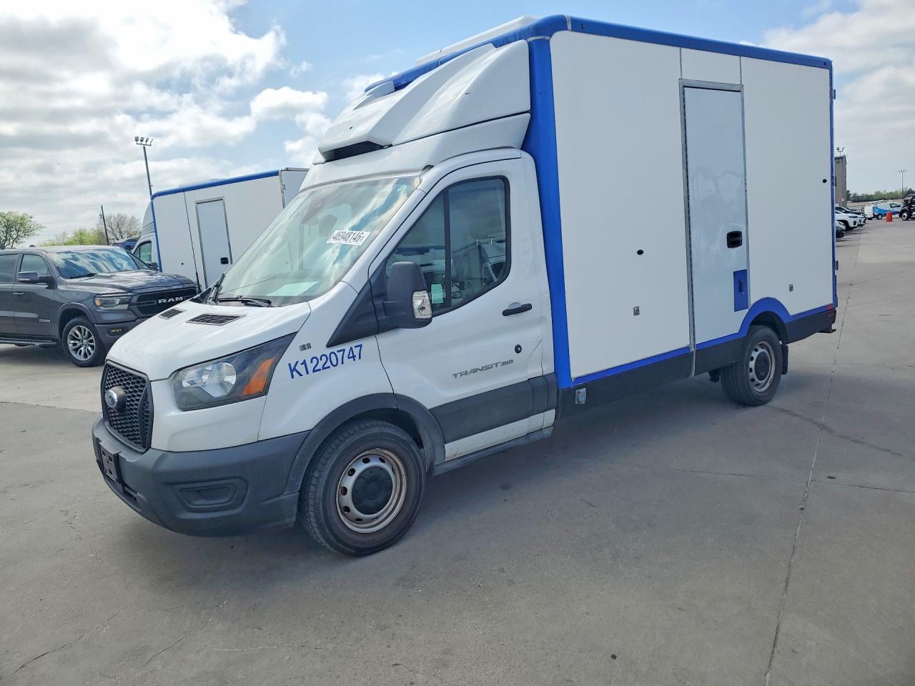 Salvage Ford Transit Image