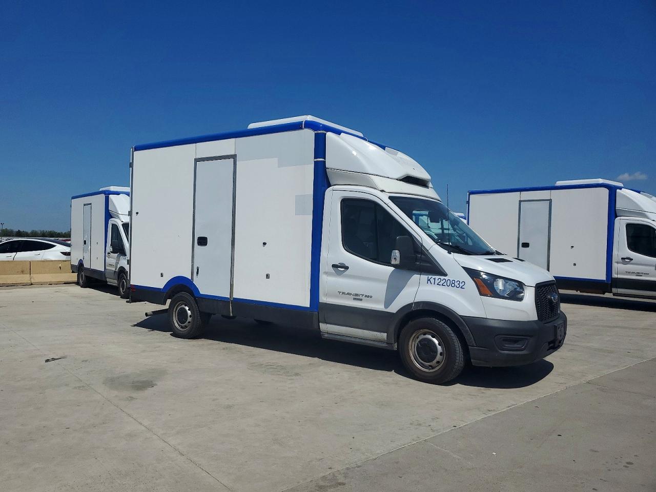 Salvage Ford Transit Image