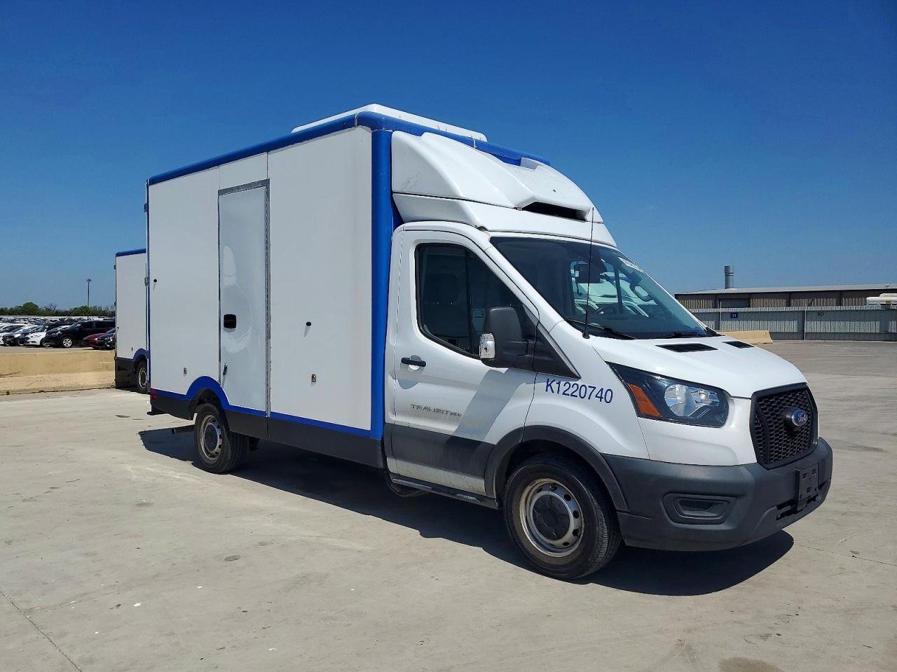 Salvage Ford Transit Image