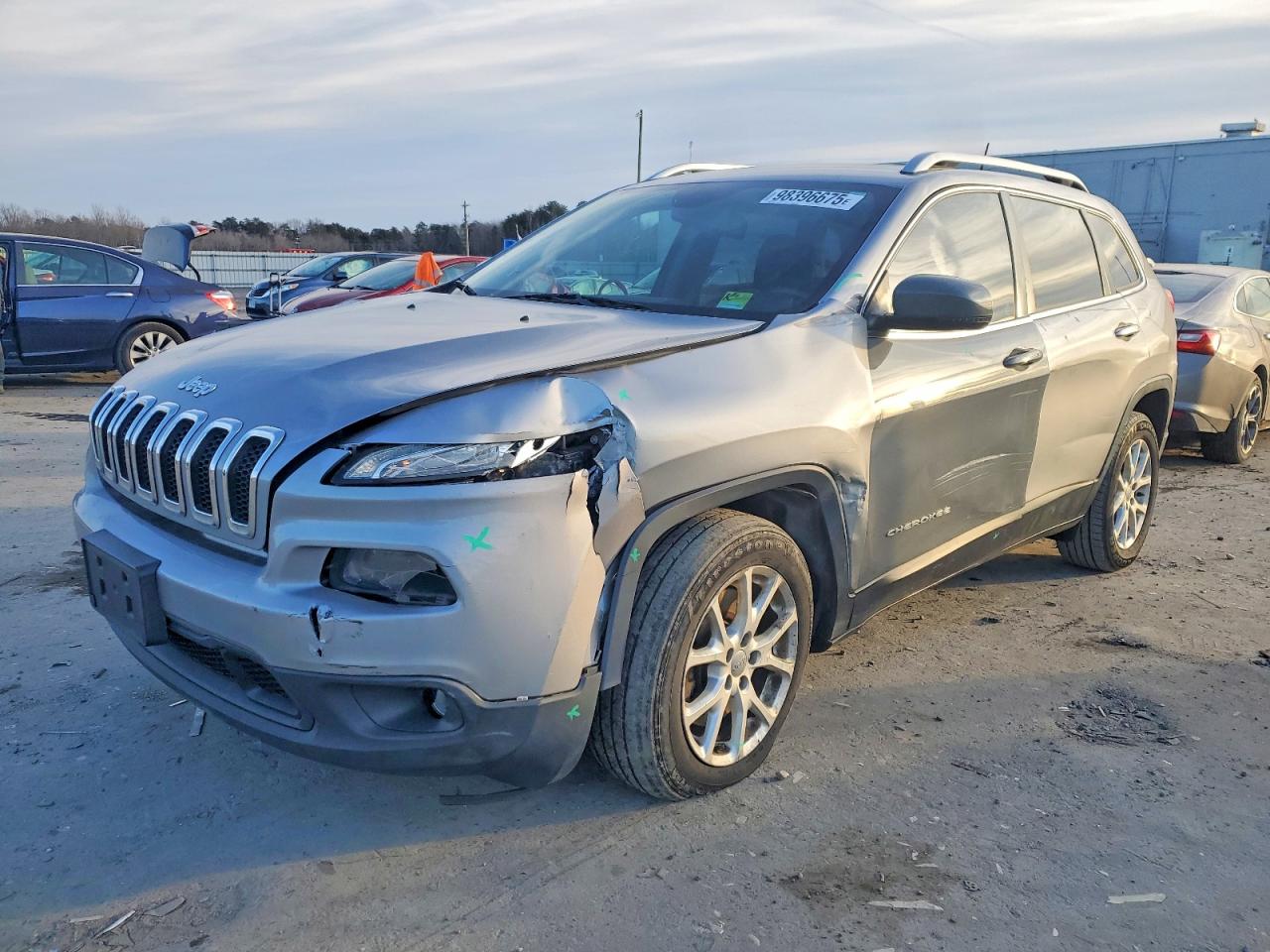 Salvage Jeep Grand Cherokee Image