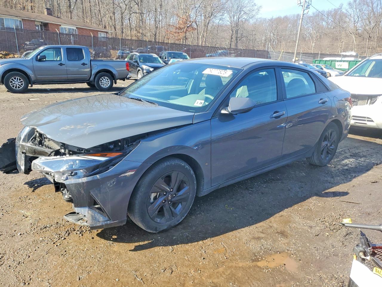 Salvage Hyundai ELANTRA Image