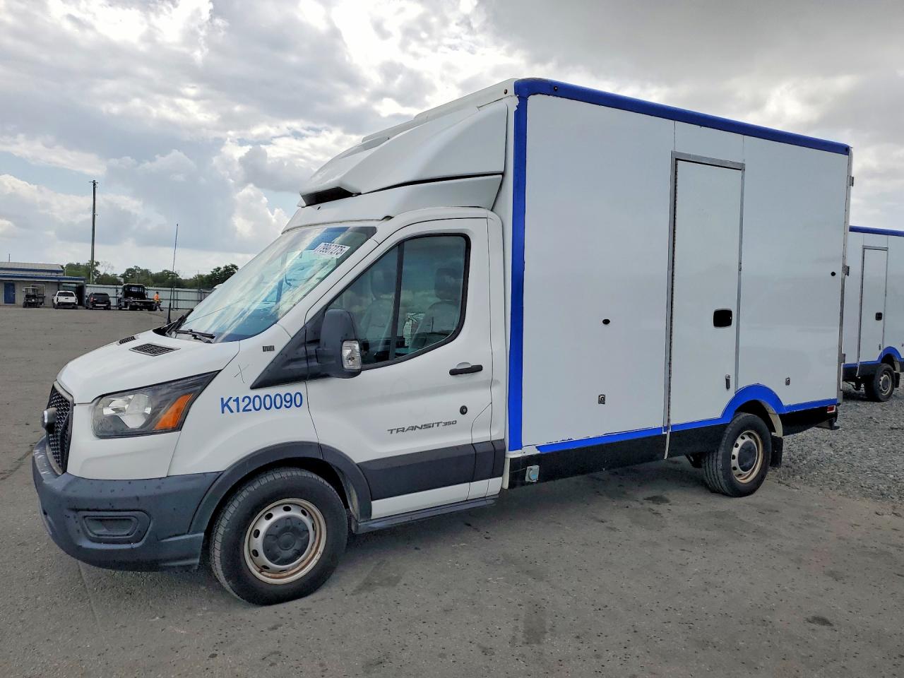 Salvage Ford Transit Image