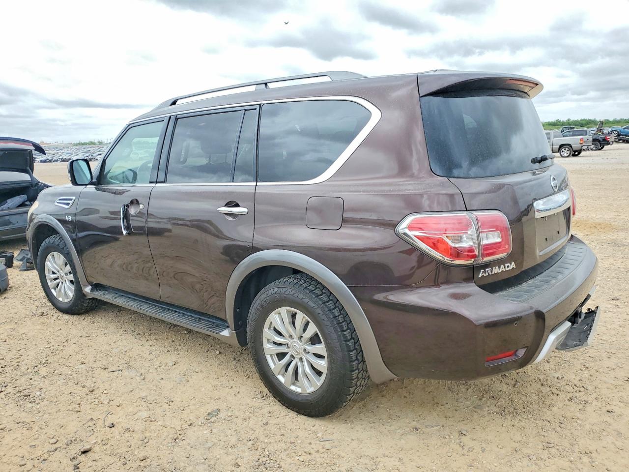 Nissan Armada Sv