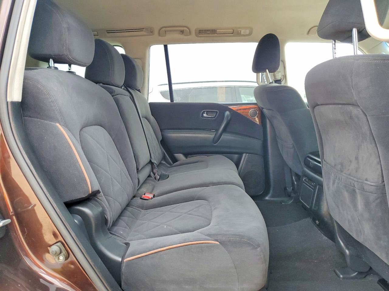Nissan Armada Sv