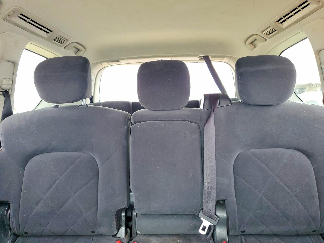 Nissan Armada Sv