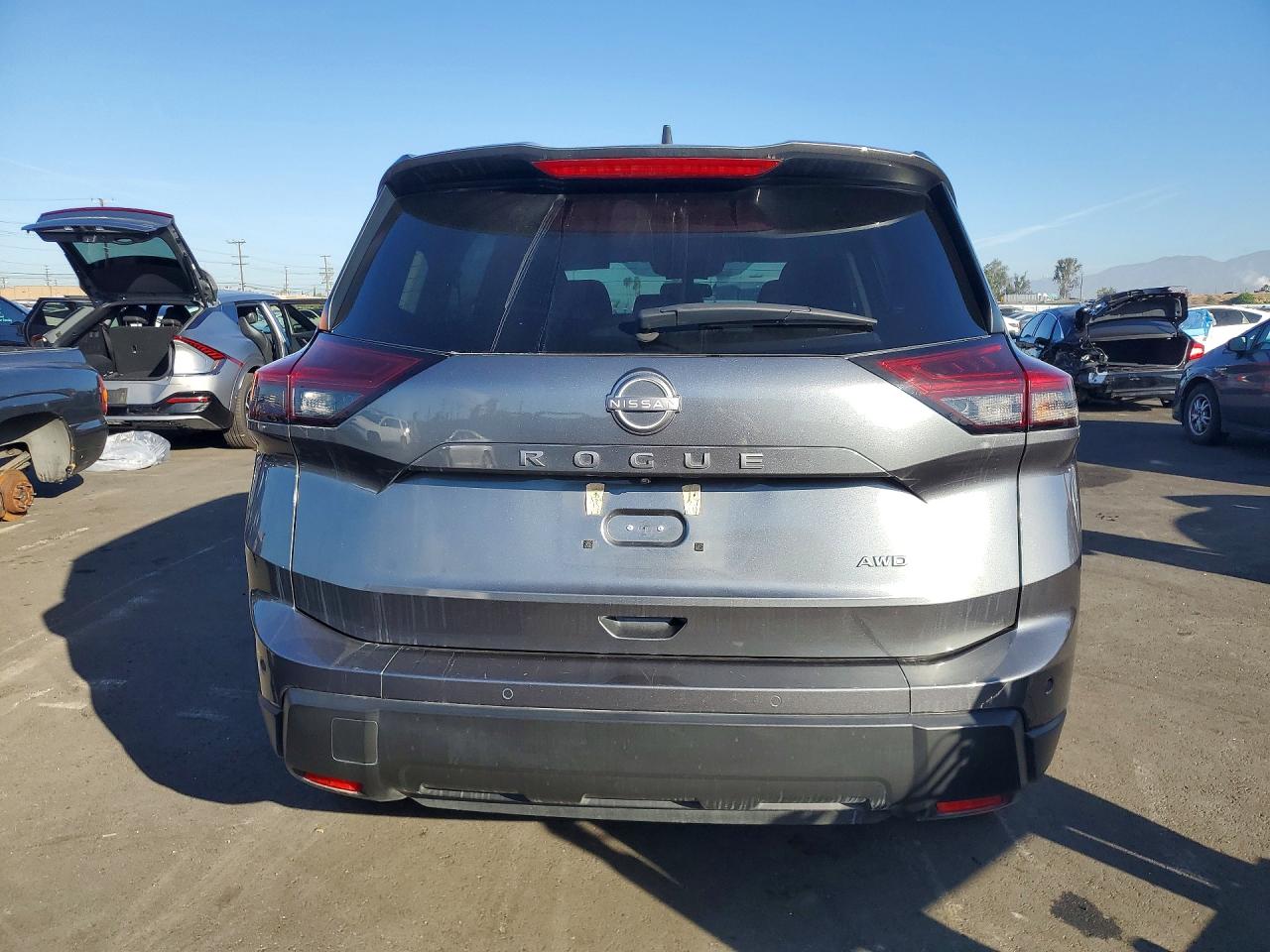 Nissan Rogue S