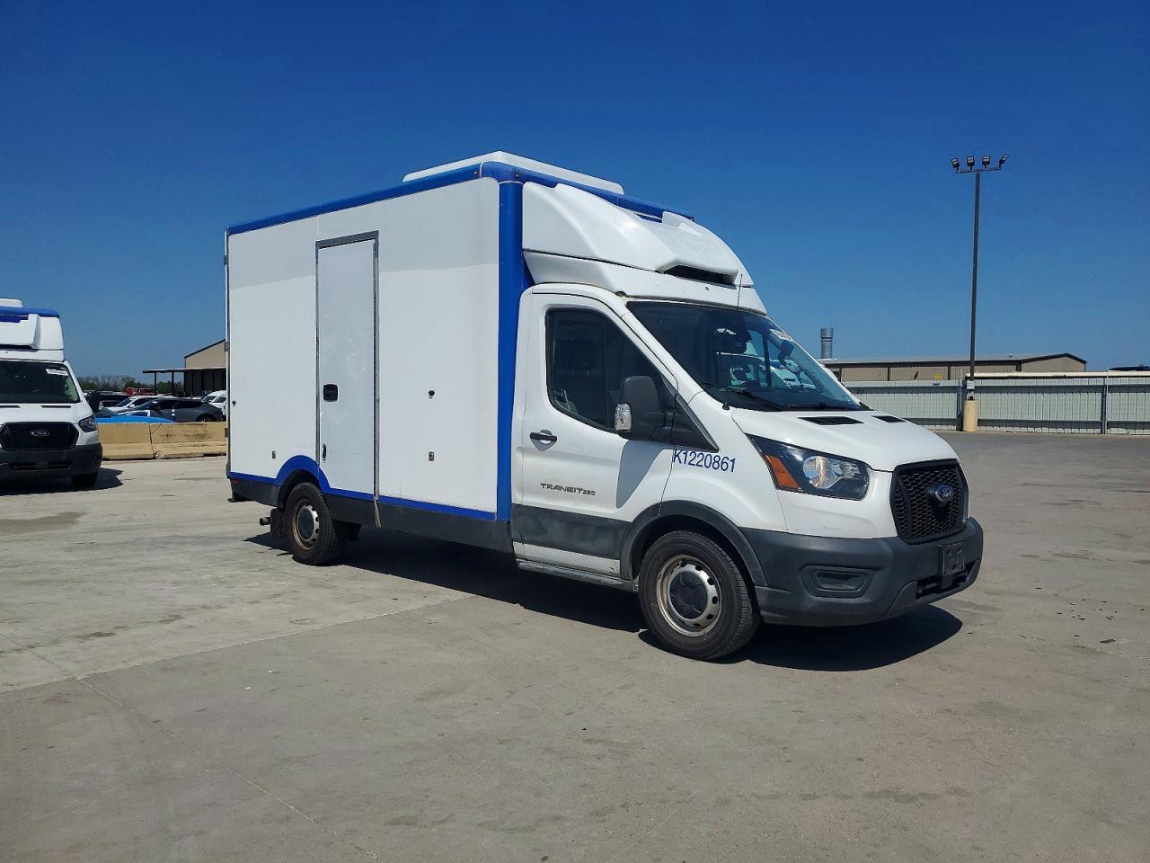 Salvage Ford Transit Image