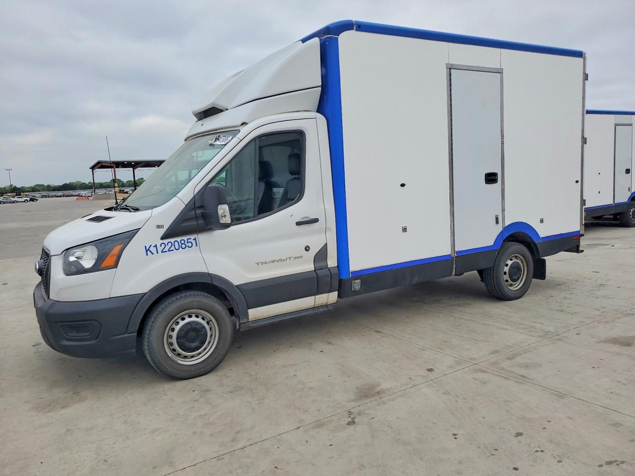 Salvage Ford Transit Image