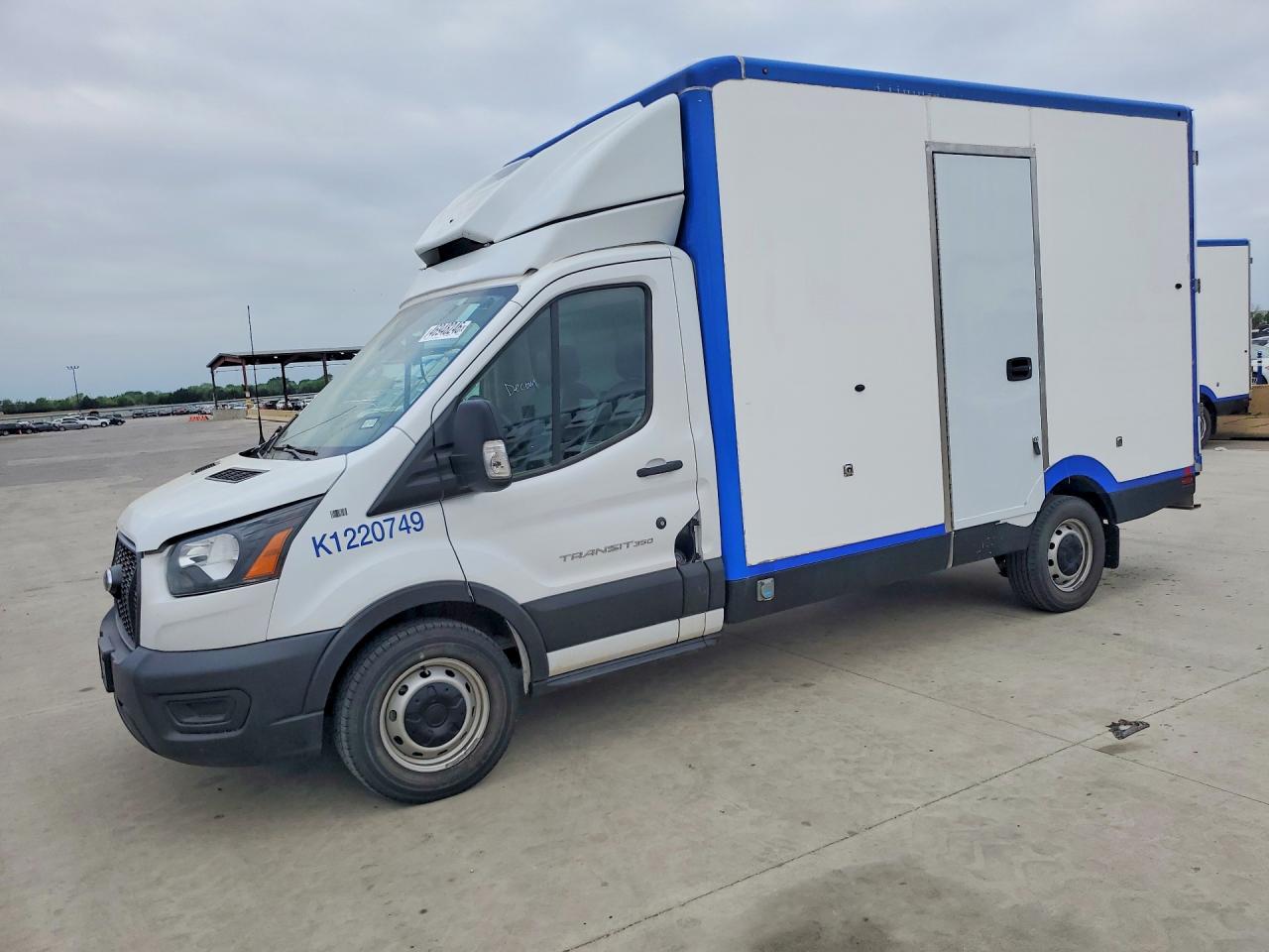Salvage Ford Transit Image