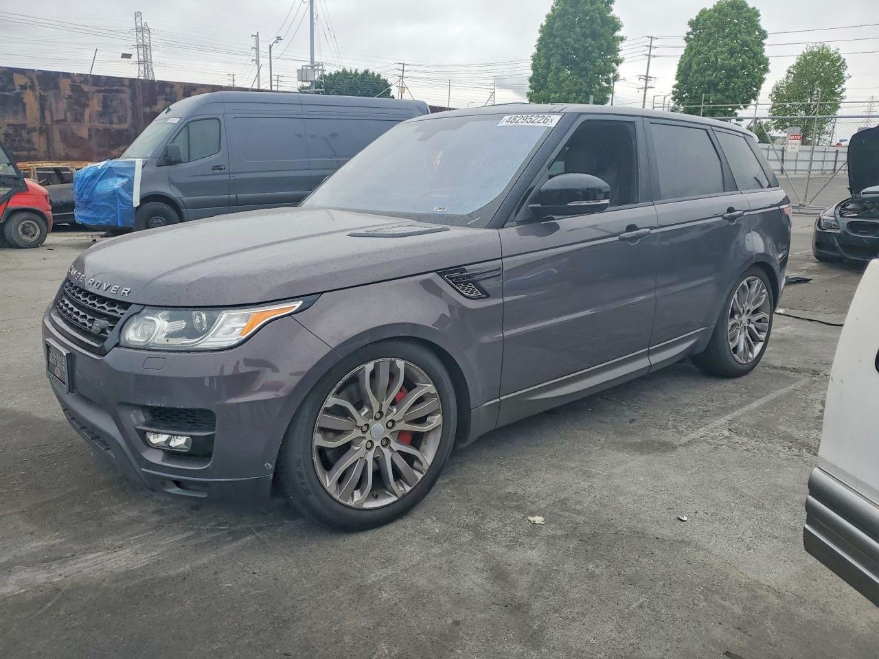Salvage Land Rover Range Rover Image