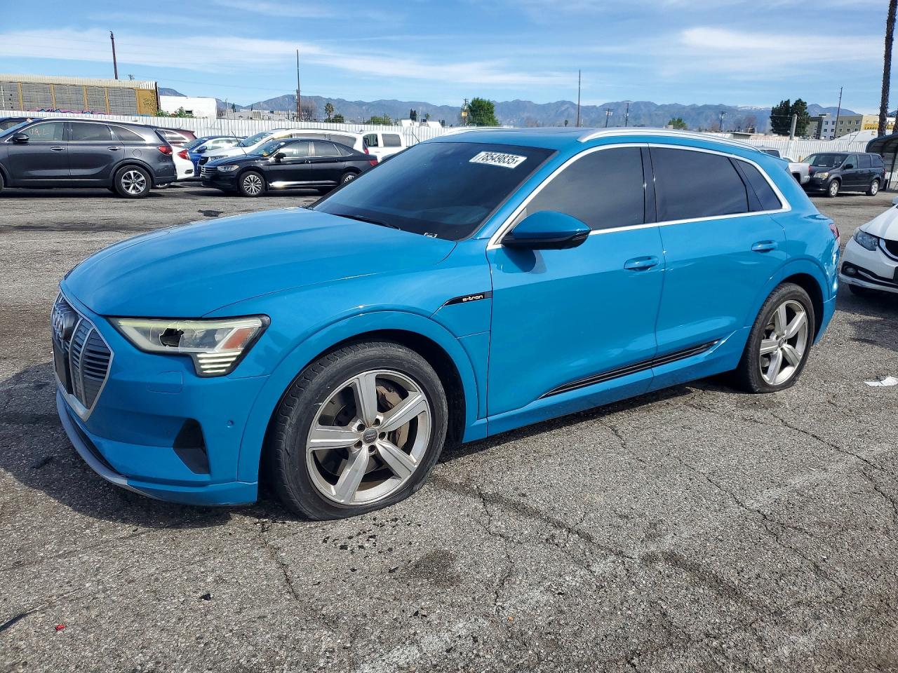 Salvage Audi e-tron Image