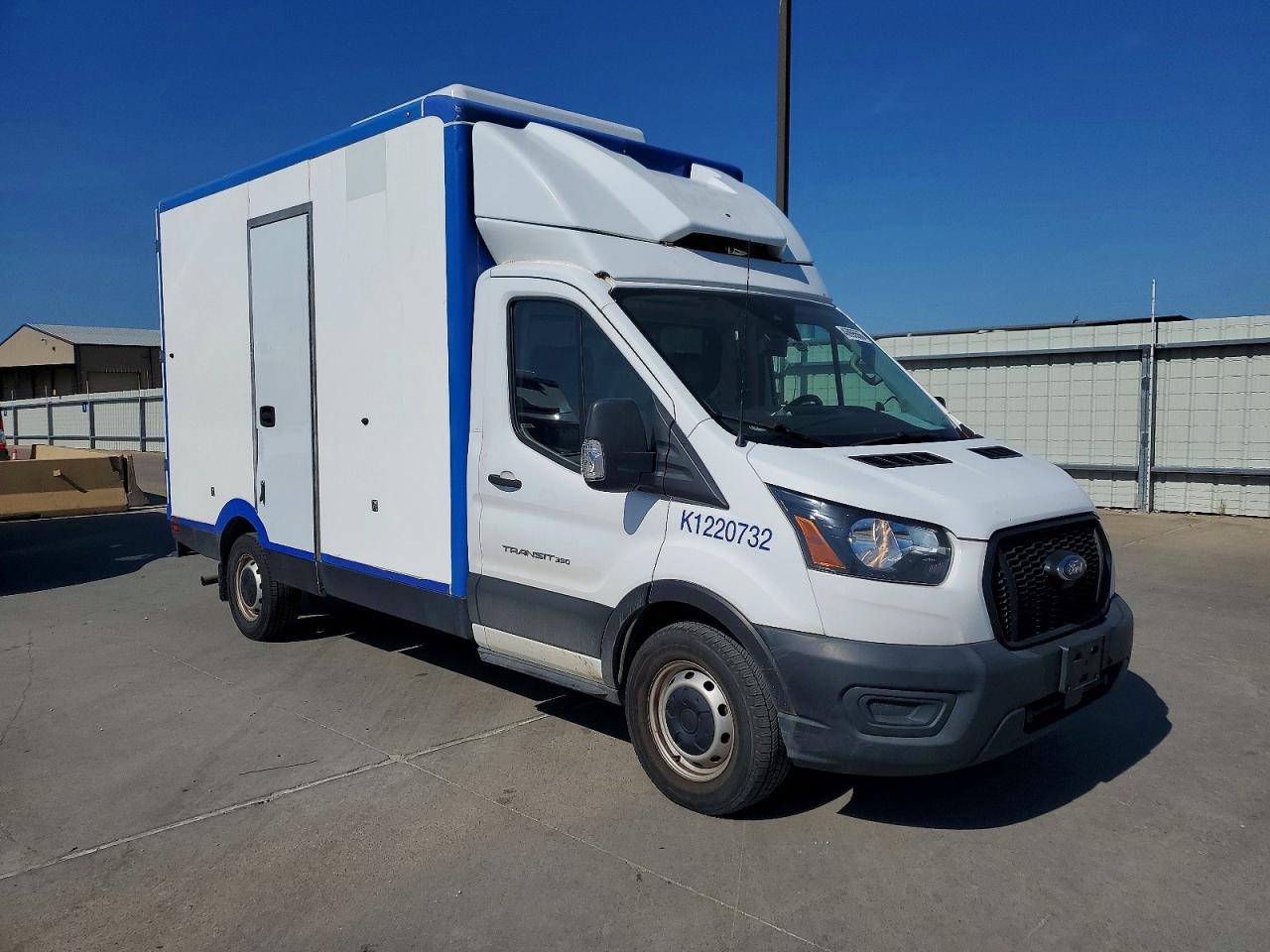 Salvage Ford Transit Image