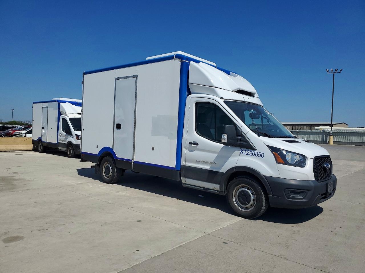 Salvage Ford Transit Image