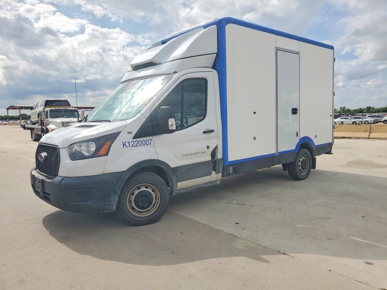 Salvage Ford Transit Image