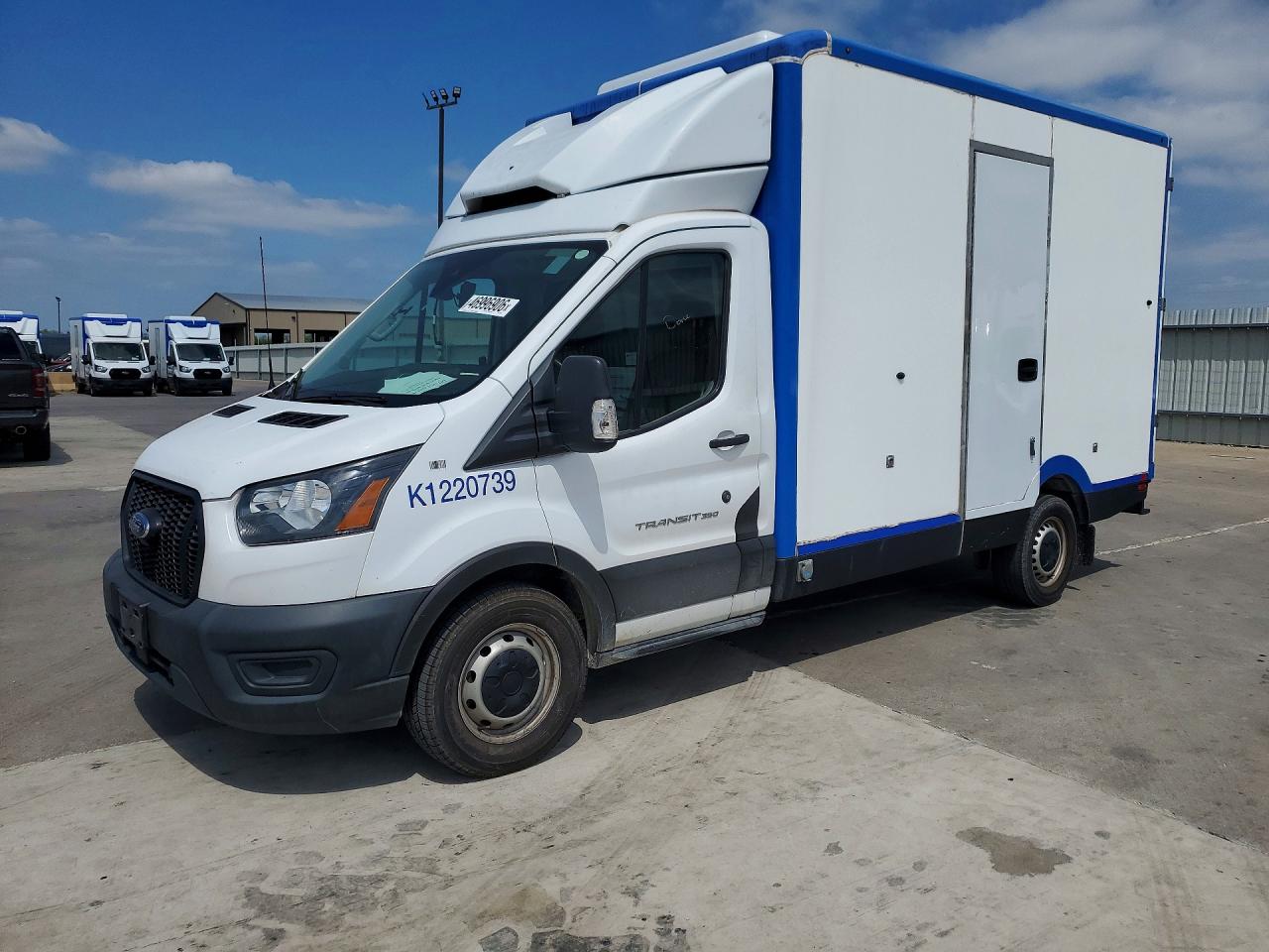 Salvage Ford Transit Image