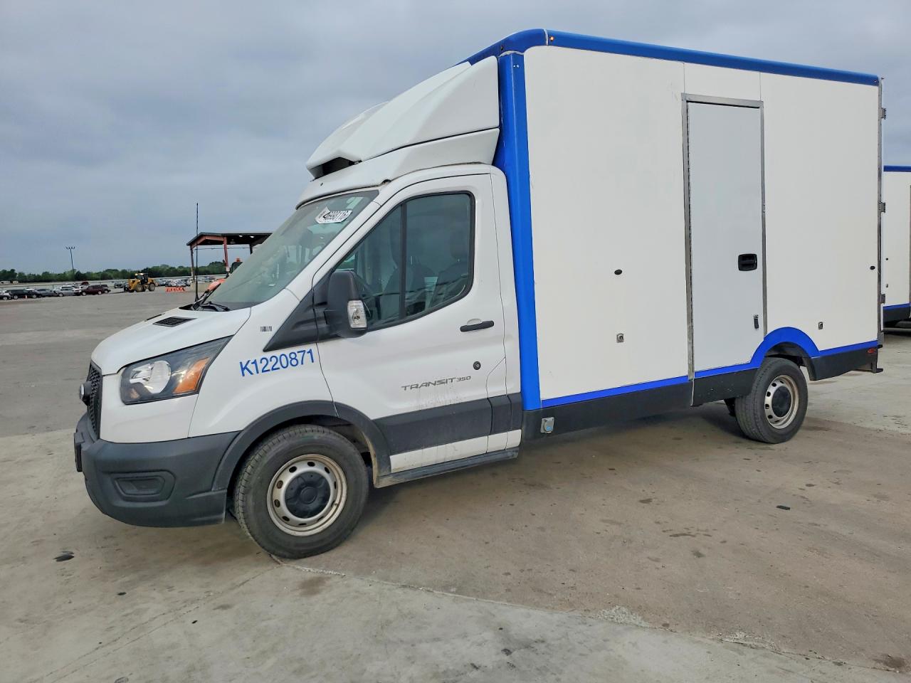 Salvage Ford Transit Image