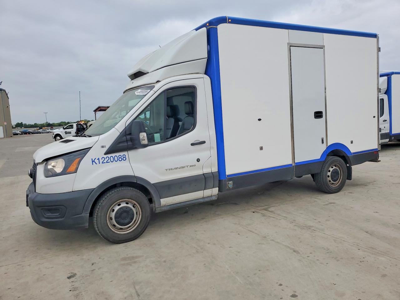 Salvage Ford Transit Image