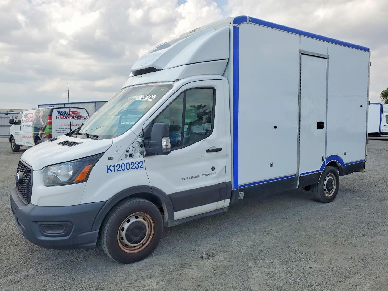 Salvage Ford Transit Image