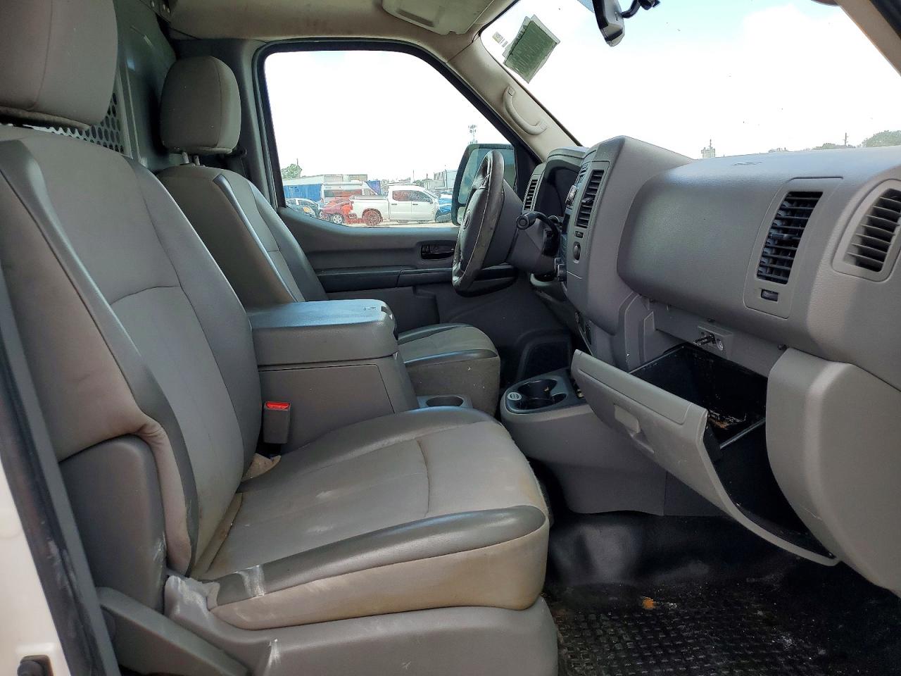 Nissan Nv 1500 S