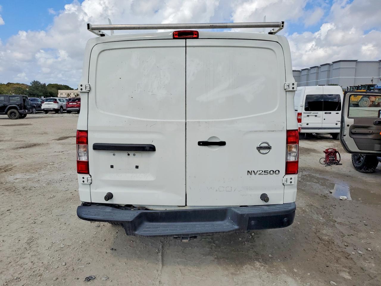 Nissan Nv 1500 S