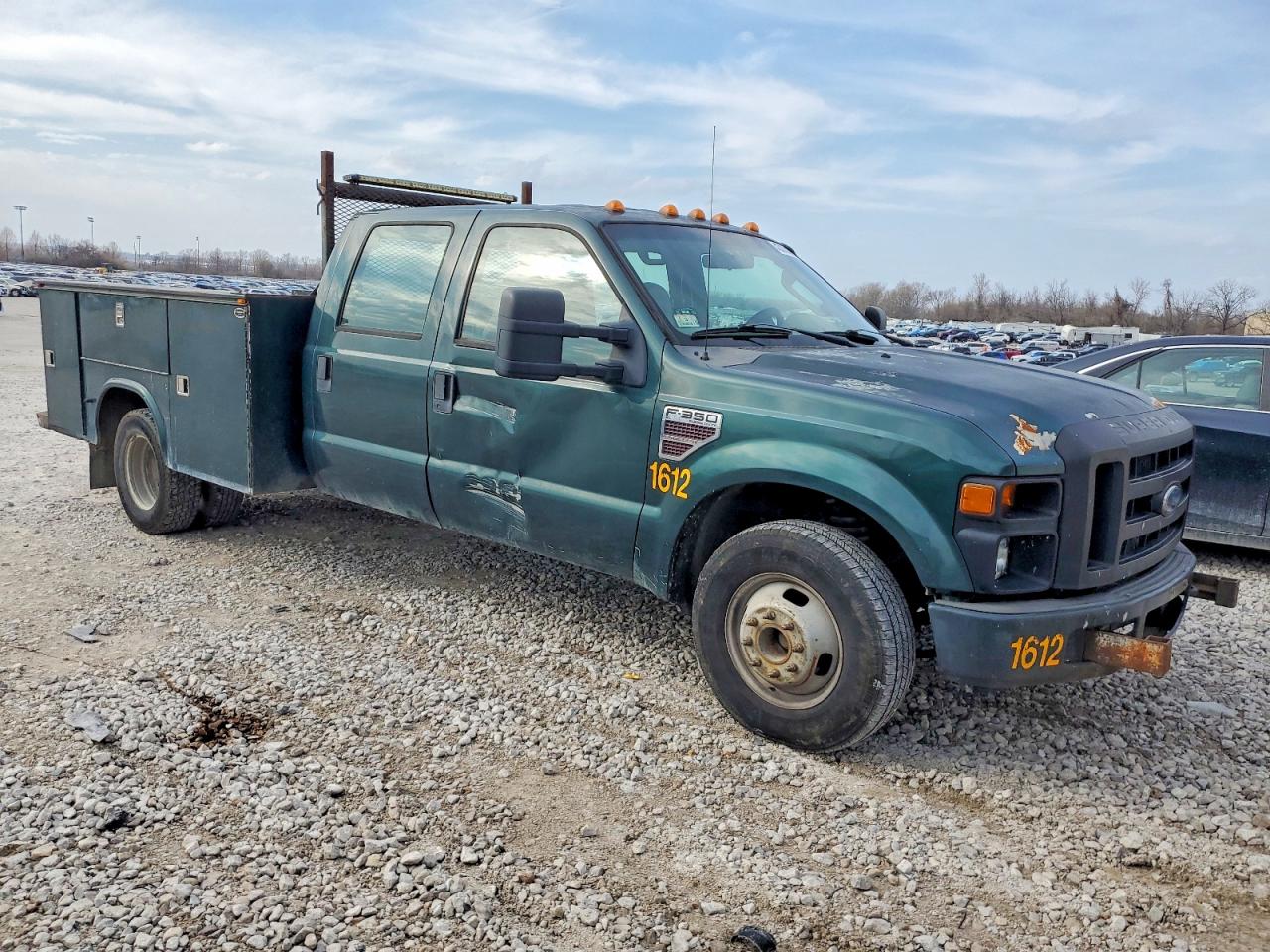 Salvage Ford F-350 Image