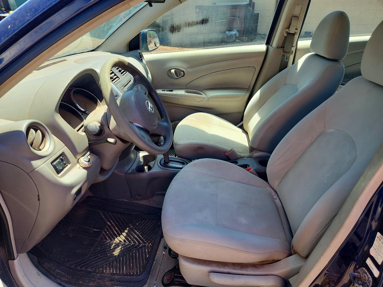 Nissan Versa 1.6 S