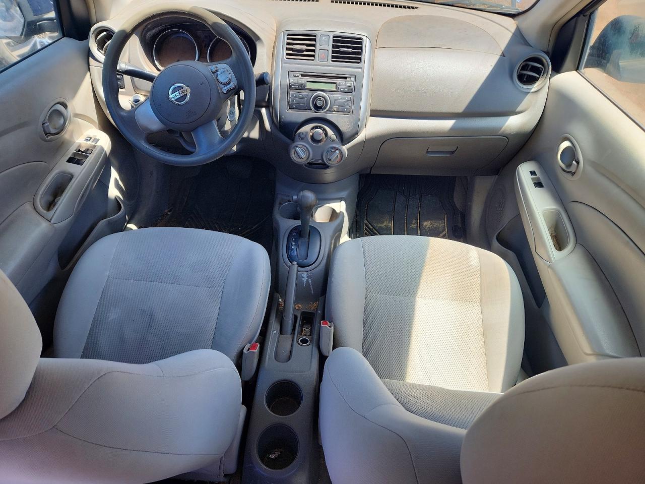 Nissan Versa 1.6 S