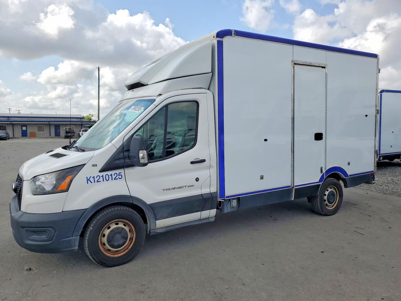 Salvage Ford Transit Image