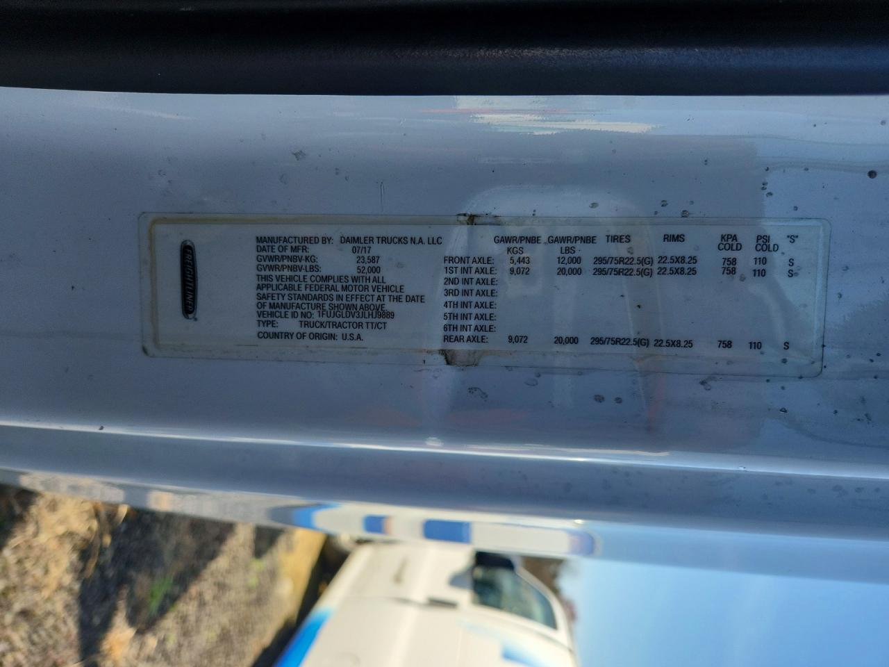 Freigliner Cascadia 125