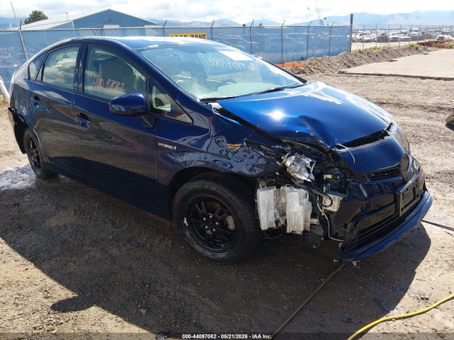 Salvage Toyota Prius Image