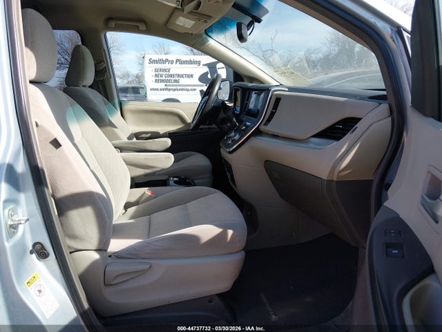 Toyota Sienna Le 8 Passenger