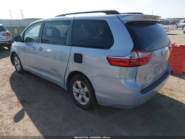 Toyota Sienna Le 8 Passenger